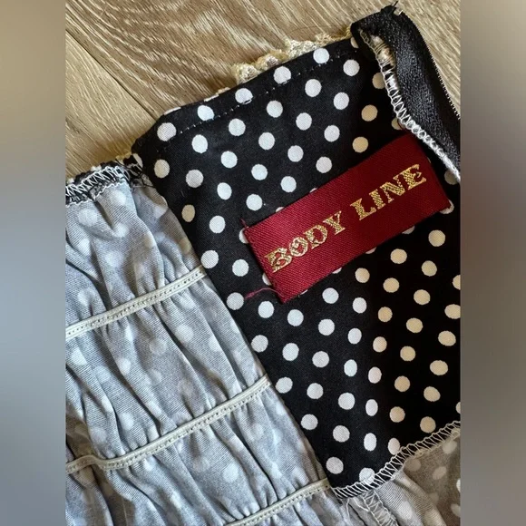 Body Line Lolita Skirt - Picture 4 of 7